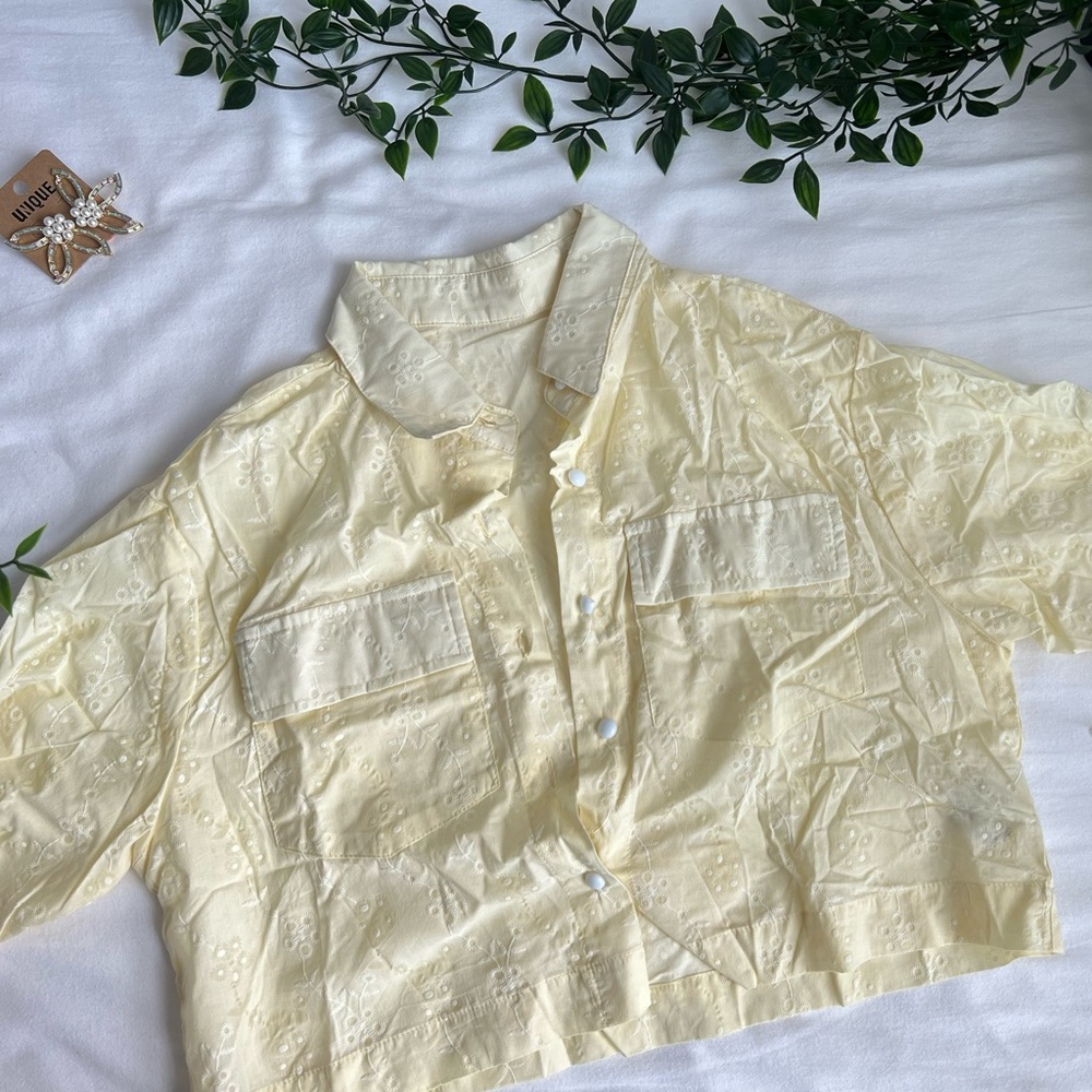 EMBROIDERY FLAP CROP TOP BLOUSE